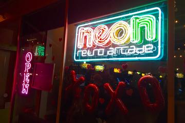 Neon Retro Arcade sign